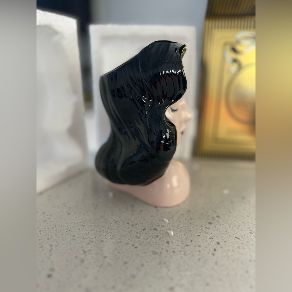 The Dita Von Teese Glamour Girl Vase (Gold) - Picture 4 of 10